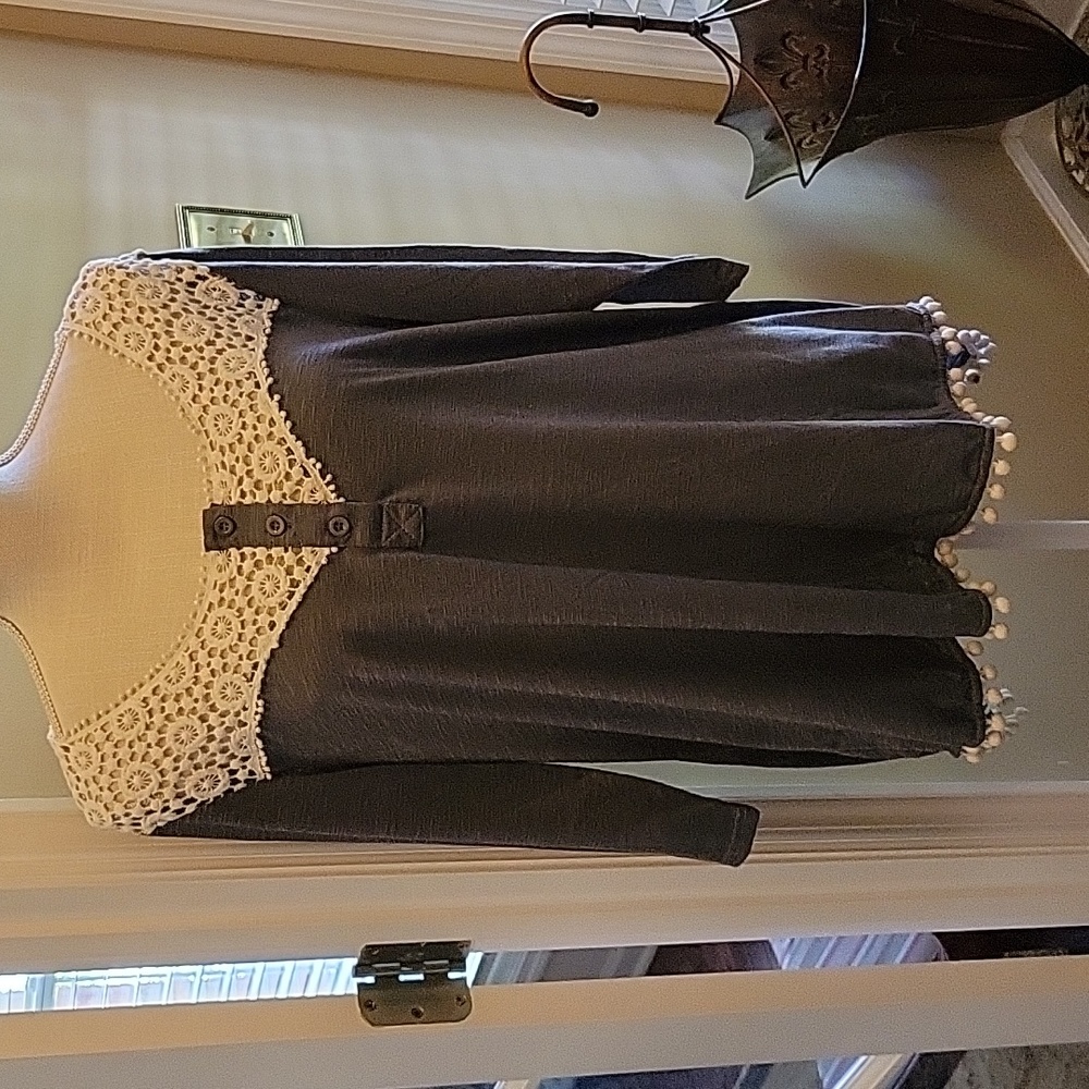 Umgee dark gray tunic cream lace & pom pom trim 3/4 sleeve button neck Medium …